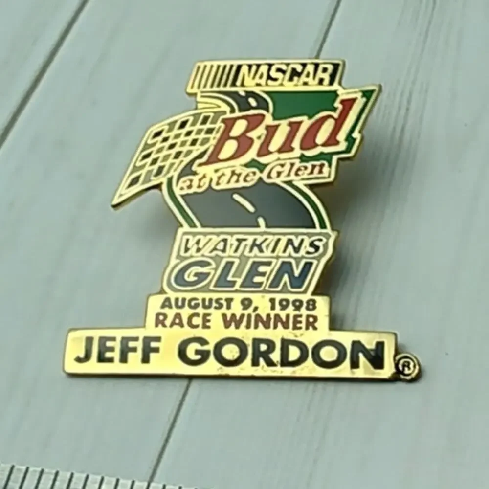 NASCAR Budweiser Bud at the Glen Watkins Glen 1998 Winner Jeff Gordon Pin